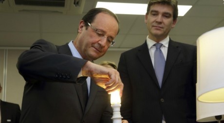 François Hollande et Arnaud Montebourg, son ministre du Redressement productif, Paris, novembre 2012.   REUTERS/Philippe Wojazer