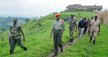 Le général Bosco Ntaganda et son escorte, à Kabati, janvier 2009. © LIONEL HEALING / AFP