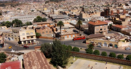 Vue d'Asmara, capitale de l'Erythrée, by alfredo_felletti via Flickr CC.
