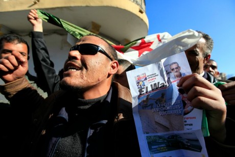 Manifestation, Alger, 6 février 2011. REUTERS/Zohra Bensemra