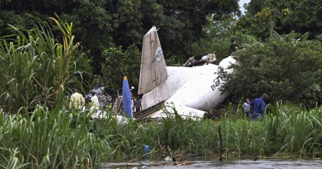 L'avion-cargo russe qui s'est crashé à Juba, le 4 novembre 2015. Crédit photo: REUTERS/Jok Solomun