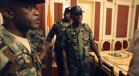 Le chef d'état-major Philippe Mangou en janvier. Le 31 mars, il s'est réfugié à l'ambassade d'Afrique du Sud. Reuters/Luc Gnago