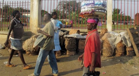 Cameroon street life, by D_Snapper via Flickr CC