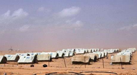Un camp de réfugiés libyens construit par l'armée tunisienne à Shousha, le 2 juin 2011. REUTERS/Youssef Boudlal