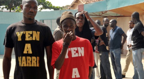 Leaders et membres du mouvement Y en a marre lors d'une conférence de presse, le 27 juin 2011, à Dakar. AFP PHOTO / SEYLLOU 