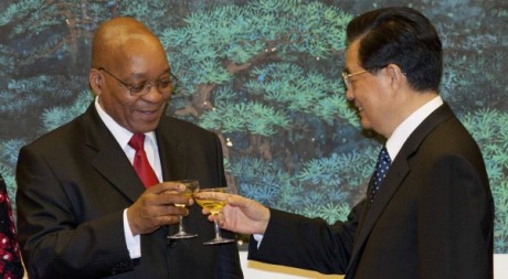 Jacob Zuma et son homologue chinois Hu Jintao à Pékin, le 24 août 2010. REUTERS