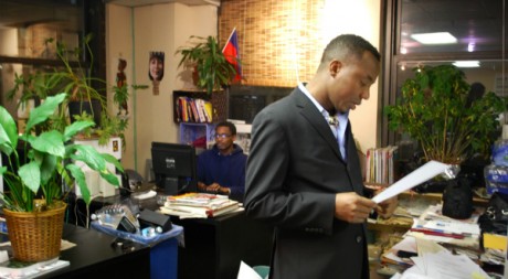 Depuis ses bureaux de Manhattan à New York, Sowore Omoyele dirige Sahara Reporters. ©Charlotte Alix