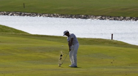 Un golfeur français le 18 décembre 2012.	 REUTERS/Sukree Sukplang