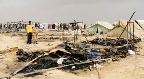 Le camp de réfugiés de Choucha, à la frontière libyenne, après un incendie, le 22 mai 2011