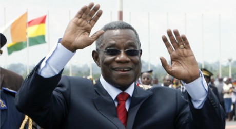 Le président ghanéen John Atta-Mills, à Yamoussoukro en Côte d'Ivoire, 7 avril 2009, REUTERS/Luc Gnago
