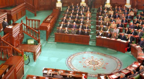 L'ex président Zine el-Abidine Ben Ali prononce un discours devant le parlement tunisien, 17 novembre 2004, REUTERS/POOL New