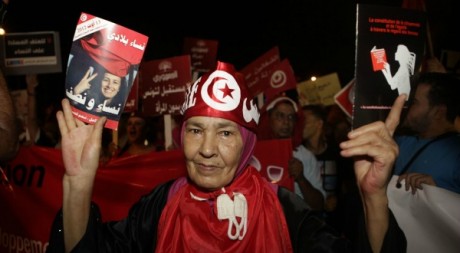 Une manifestatnte à Tunis, le 13 août 2012 © Zoubeir Souissi/REUTERS