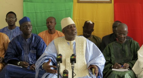 Le Premier ministre lors d'une réunion avec des personnalités politiques du nord du Mali, 10 août 2012, REUTERS/Reuters Staff