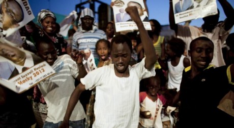 Des partisans de Macky Sall, le 26 mars 2012 à Dakar. Reuters / Joe Penney 