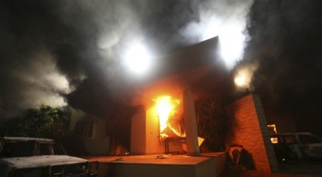 Le consulat des Etats-Unis à Benghazi après l'attaque du 11 septembre du 2012. ©	 REUTERS/Esam Al-Fetori