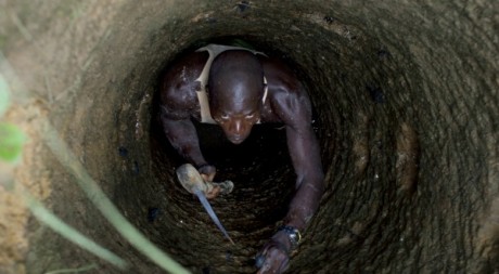 Mineur à Kalana, dans le sud du Mali, le 26 août 2012. REUTERS/Joe Penney 