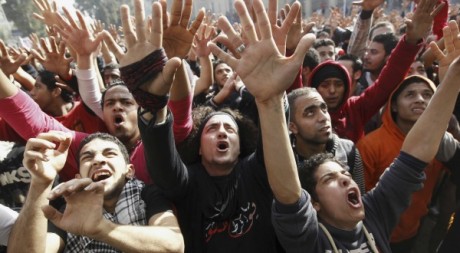 Supporters de l'équipe de foot Al Ahly au Caire le 26 janvier 2013.  REUTERS/Mohamed Abd El Ghany