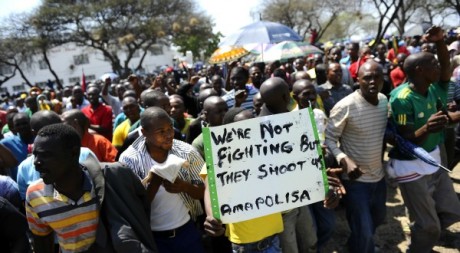 Grève de mineurs sud-africains, 5 octobre 2012. © AFP/Stephane de Sakutin