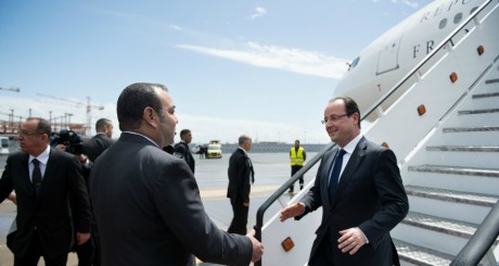 François Hollande accueilli par Mohammed VI, Casablanca, 3 avril 2013 / AFP