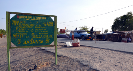 L'entrée de la ville de Dabanga où a été enlevée la famille Moulin-Fournier, mars 2013 / AFP