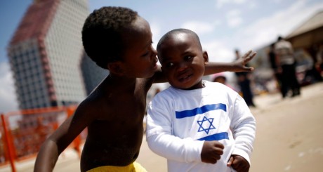 Enfants d'immigrés, Tel Aviv, 16 avril 2013. le REUTERS/Amir Cohen 