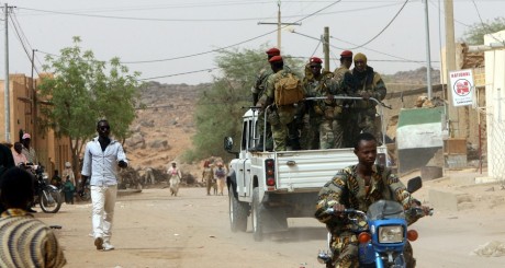 Patrouille de l'armée malienne à Kidal, mai 2006 / AFP