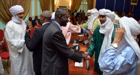 Négociations entre les autorités de Bamako et les Touaregs de Kidal, le 18 juin, à Ouagadougou. AHMED OUOBA / AFP