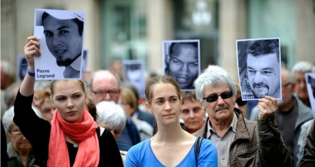 Manifestation des familles des otages, Nantes, le 1 juin 2013. JEAN-SEBASTIEN EVRARD / AFP