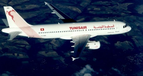 Airbus A320 de la compagnie Tunisair en vol / REUTERS