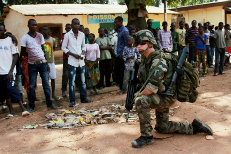 Soldat français, à Bangui, le 8 décembre 2013. REUTERS/Herve Serefio 