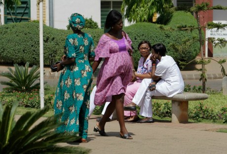 Une femme enceinte à l'hôpital d'Abuja, Nigeria / REUTERS