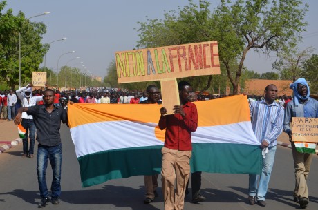 Une manifestation contre Areva à Niamey. Boureima HAMA / AFP