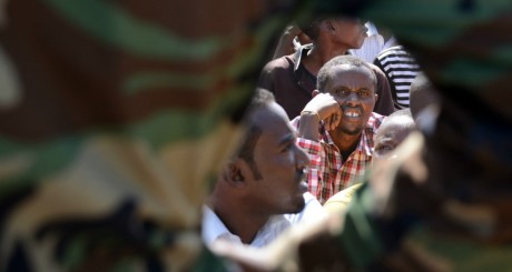 Des miliciens shebab arrêtés, Mogadiscio, janvier 2013 / AFP
