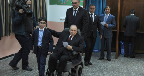 Abdelaziz Bouteflika, à Alger, 17 avril 2014 / AFP