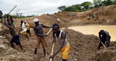 Les orpailleurs de la mine d'or de Gaga, à l'ouest de la Centrafrique / AFP