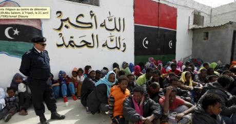 Des migrants illégaux au centre de détention d'Abu Saleem, à Tripoli, le 21 avril 2015 | REUTERS/Ismail Zitouny