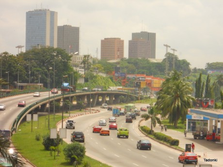 Le quartier d'affaires d'Abidjan en Côte d'Ivoire. Taki Tone via Flickr