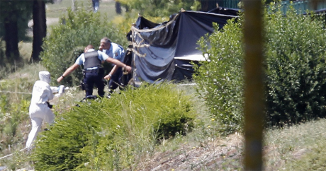 Sur le site de l'attaque de Saint-Quentin-Fallavier, le 26 juin 2015. REUTERS/Emmanuel Foudrot.