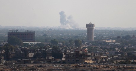 Une image de la ville de Sheikh Zuwaid lors de l'assaut du groupe Wilayat mercredi 1er juillet. REUTERS/Ibraheem Abu Mustafa