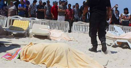 Au moins 37 personnes ont été tuées lors d'une attaque terroriste, le 26 juin 2015, à Sousse, en Tunisie | REUTERS/Amine Ben Azi