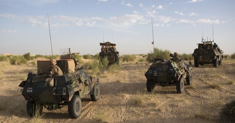 Des véhicules de l'armée française au Mali, le 5 novembre 2014. REUTERS/Joe Penney