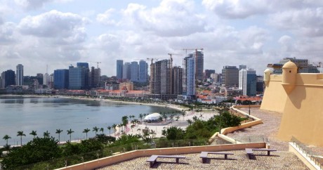 Le centre-ville de Luanda, en Angola, en plein boom. Crédit photo: David Stanley via Flickr.