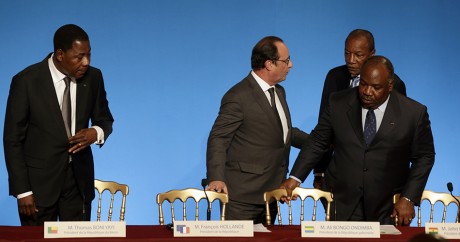 Les chefs d'Etat du Bébin, du Gabon et de de la Guinée avec François Hollande, le 10 novembre. Photo: RREUTERS/Philippe Wojazer