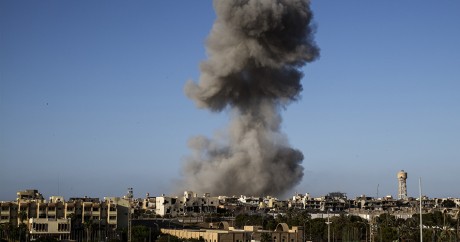 Un bombardement à Syrte le 28 septembre 2016. Photo: Fabio Bucciarelli / AFP