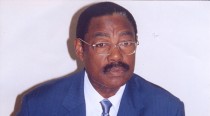Camille Moutè à Bidias, «monsieur emploi» du Cameroun