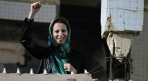 Aïcha Kadhafi fait de la résistance