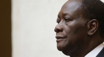 Ouattara sous pression à Paris