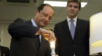 François Hollande, président VRP à Alger