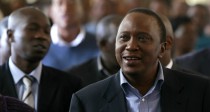 Kenyatta, inculpé pour crimes contre l'humanité, devient président